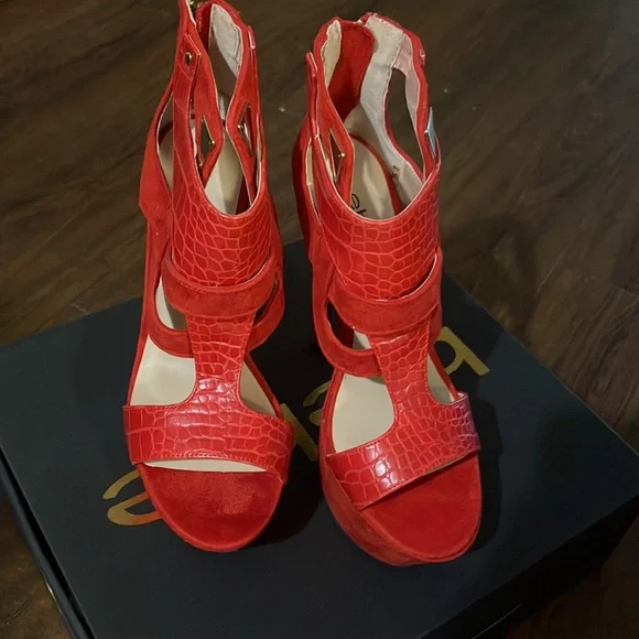 Bebe Heels - Picture 2 of 5